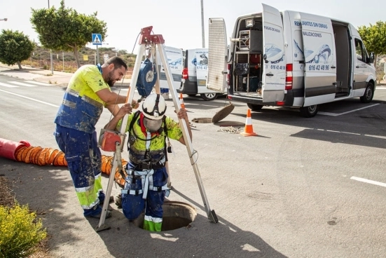 Limpieza de alcantarillado en Cádiz